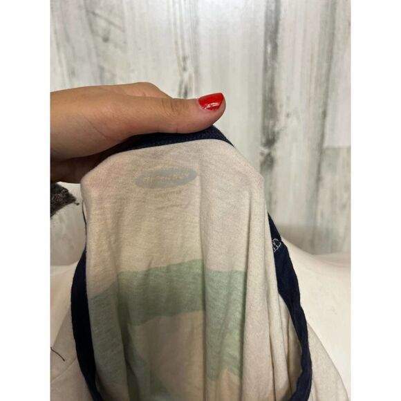 White tshirt - Picture 3 of 5